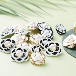 Metal Camellia Ceket Gömlek için Düğmeler Kazak Çiçek Çiçek İnci Diy Dikiş Düğmesi 18/20/23mm