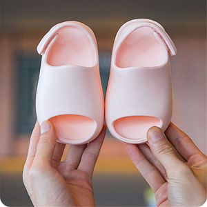 Sandals New Baby Toddler Kids Slip-On Fashion Sandals Boys Girls Foam Beach Summer Slides Bone ResinChildren Lightweight Water Shoes Z0331