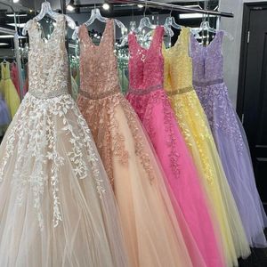 Parti Elbiseleri Şeker Renkli Balo Elbisesi 2023 Balgown Fildişi Allık Pembe Fuşya Sarı Lavanta Uzun Quinceanera Gowns Geri Dantel