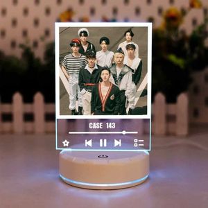 Gece Işıkları KPOP Sokak Çocuklar Akrilik USB LED GECE IŞIK DEĞERLENDİRİM ANIM LAMBERLER Yatak Odası Oturma Odası Ev Dekorasyon Light Stick Fan Hediyeleri P230331