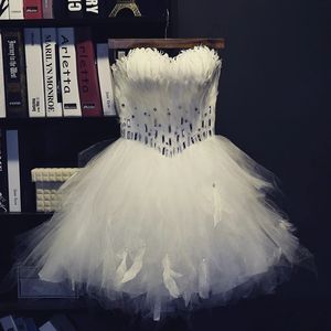 Kısa eve dönüş elbiseleri beyaz tüy kristal tatlım balo parti elbisesi prenses tül mini doğum günü balo guudasyon kokteyl parti elbisesi 20