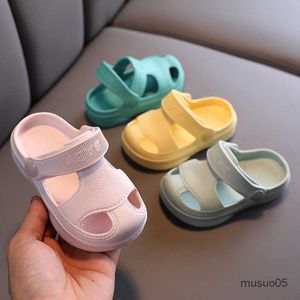 2022 Yaz Bebek Deliği Çocuklar Güzel Olmayan Yumuşak Zemin Yaşlı Erkek Kız Plaj Sandaletleri 1-5 Yıllık Çocuk Ayakkabı
