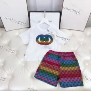 23 Yeni Tasarımcı Çocuk Giyim Seti Klasik Marka Kız Giysileri Takım Moda Mektubu Etek Elbise Çocuk Giysileri Beyaz Pembe Yüksek Kaliteli Lüks Top Marka