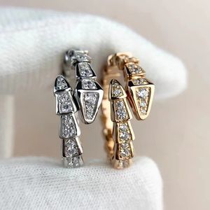 Алмазный набор змеиного кольца Кольцо Кольцо роскошные ювелирные изделия 18CT Золотой кольцо высококачественное ювелирное подарки для женщин и девушек для неаллергенного не-тарневого коля.