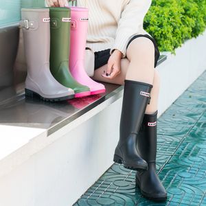 Yağmur Botları Comemore Kadınlar Galoshes Boot'un Dizyalı Moda Kauçuk PVC Su geçirmez Ayakkabı Wellingtons Boot 41 230505