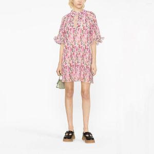 Sıradan Elbiseler Sakura Pembe Çiçek Baskı Kısa Pileli Etek Fırfır Yedi Noktalı Kollu Streç Strink Gevşek Elbise Kadın 2023 Yaz