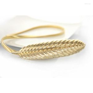 Cinture (10 pezzi / lotto) Design del marchio con cintura in piume di metallo in oro e argento con abito a catena elastica per le donne che si adattano a qualsiasi vita