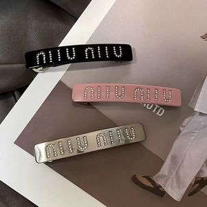 Miu Flash Diamond Clip Letter Princess Clip маленький аромат премиум -залив зажим