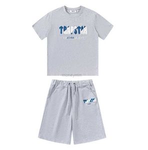 Дизайнерская модная одежда Tshirt Tees Trapstar Blue Red Towel Вышитые минималистские шорты с коротким рукавом Набор для мужчин и женщин Свободная расслабленная футболка с круглым вырезом Fashion