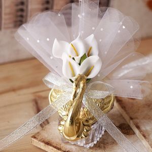 Bolo s 24 set Caixas de favor do casamento acrílico cisne com belo presente de doce de flor lírio