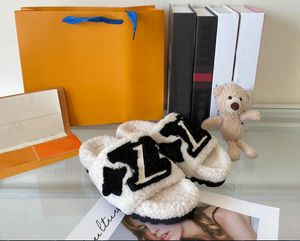 Designers de luxo Mulheres Carta Chinelos Senhoras Lã Slides Inverno Fur Fluffy Furry Letras Sandálias Quente Confortável Fuzzy Girl Flip Flop Slipper 35-42 YH