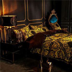 Lüks 5 adet leopar baskı kraliçesi altın kırmızı yatak takımları kral tasarımcı kış solucan yatak setleri dokuma Avrupa tarzı yorgan kapağı yastık kılıfları yatak sayfası yorgan kapakları set