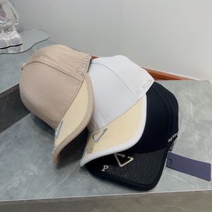 Cap Tasarımcılar Şapka Beyzbol Kapakları Üçgen Şekline Lüks Casquette Trend Klasik Mektup Kapakları Moda Kadınlar ve Erkekler Güneşlik Kapı Spor Top Kapakları Açık Mekan Seyahat Hediyesi