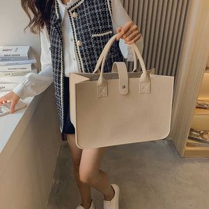 Alışveriş Çantaları Yeni Alışveriş Çantası Kadınlar 2023 El Çantası Büyük Kapasite Açık Moda Keçe Alışveriş Tasarımcısı Tote Dokuma Çanta Dükkanı Online Çin