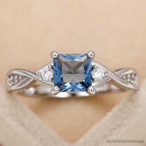 Anelli a fascia Fancy Princess Cut Blue Cubic Rings Wedding Engagement for Women Silver Color Temperament Jewelry