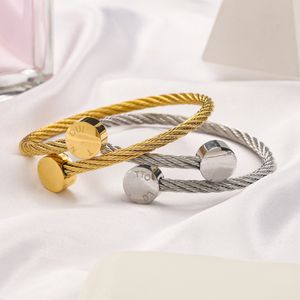 Манжетный браслет женский любимый роскошные украшения 18 тыс. Золотые дизайнеры браслетов для вечеринки подарки подарки для женщин -дизайнерских браслетов весенний подарок моды Оптовые браслеты