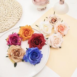 Flores decorativas 1pc 7cm Rosa artificial para casamento decoração de casas Diy Wreath Gift Craft Flower Kissing Ball