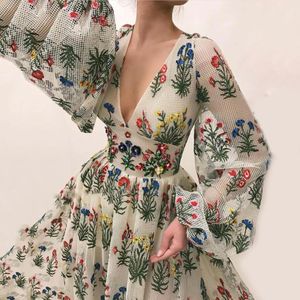 Sıradan Elbise Elbise Bohem Retro Desen Renkli İşlemeli Seksi Gevşek Uzun Elbise 230515