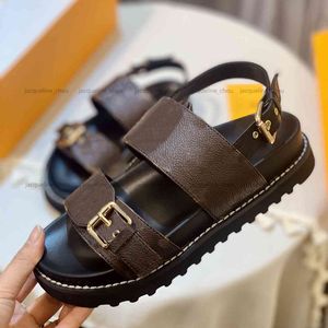 Sandália Mule Plana Bom Dia Verão Feminino Slides Clássicos Couro Real Duas Tiras Fivela Dourada Salto Plataforma Sandálias de Designer