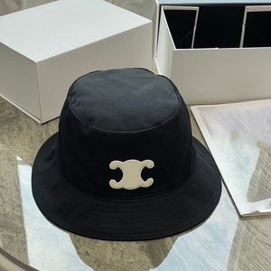 Geniş Sinamay Şapkalar Kova Şapkaları Luxurys Yaz Moda Tasarımcıları Buck Hat Yüksek dereceli basit boş zaman erkek ve kadın balıkçı şapkası