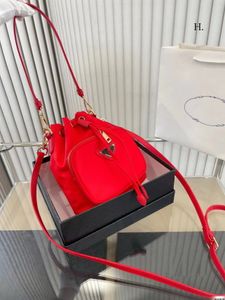 Sıcak Satışlar A ++ Kalite Yeni Luxuryi Designer Kadın Kırmızı Omuz Çantaları Tüvit Eski Çiçek Kova Çantası Ünlü Drawstring Çantalar Çapraz Vücut Çanta