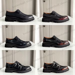 En Kaliteli Erkekler Düğün Elbise Ayakkabıları Gerçek Deri Erkek Siyah Kahverengi Elmas Tasarımcı Loafers Ayakkabı Sole Broues Oxford Kaynak 38-45