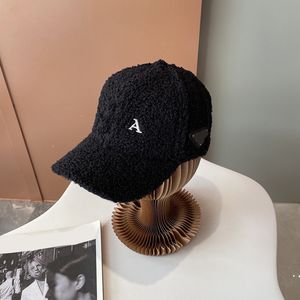 Новые роскошные дизайнерские шляпы для Men Classic P Brand Brand New Cashmere Baseball Cap.