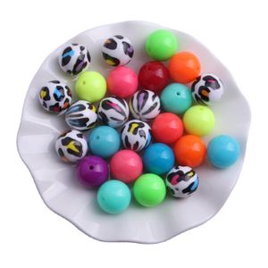 Boncuk OYKZA RB054 20mm Yeni Gökkuşağı Leopar Neon Mix Seti Renkli Büyük Çocuk Mücevher Moda Akrilik Tıknaz Gumball Boncuklar 50 PCS