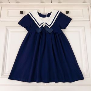 23SS Çocuk Tasarımcı Marka Elbise Kızlar Moda Yuvarlak Boyun Renkli Gökkuşağı Elbiseler Tüm Renk Logo Baskı Elbiseleri Yüksek Kaliteli Gömlek Bebek Giysileri V5C3#