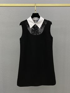 En kaliteli yeni stil elbiseler hissi yeni siyah beyaz dantel logo yelek elbise olağanüstü kalite