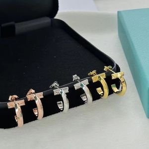 S925 STERLING Gümüş T Mektuplar Çember Tasarımcı Sapı Küpe Kadınlar için Kızlar 18K Altın Marka Lüks Küpeler Küpe Kulak Yüzleri Partisi Düğün Takı
