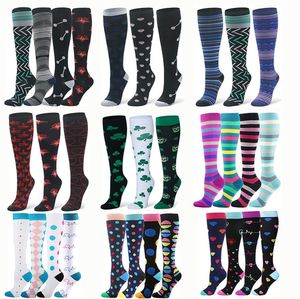 Sıkıştırma Çorap Moda Deseni Kadın Erkekler Diz Yüksek Çoraplar Destek Dolaşım Hemşire Gebelik Spor Seyahat Çorapları