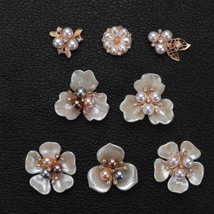 Ferramentas de noções de costura 10 novos botões de shinestone em forma de flor de pérolas Botões decorativos de cristal com chapéus de roupas de costura artesanal Diy P230524