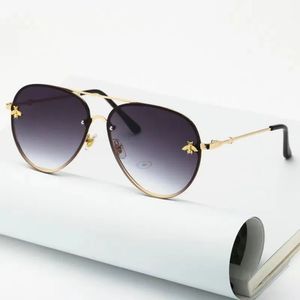 Солнцезащитные очки для женщин с новой модной модной пчелой
