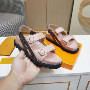 2023 Authentic Womans Paseo Flat Comfort Sandals lady luxury Summery leather denim Pantofole da spiaggia regolabili con sandali CON SCATOLA