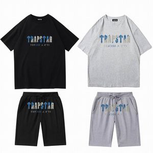 Mens Trapstar T Shirt Nakış Kısa Kollu Lüks Gökkuşağı Renkleri Kısa Kollu T-Shirt Spor Pantolon Kıyafet Şönil Terz Pamuk Londra Street Giyim S-2XL
