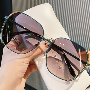Уникально спроектированные солнцезащитные очки для мужчин и женщин модная металлическая овальная дикая уличная уличная фотография солнечные очки для водителей деловые очки
