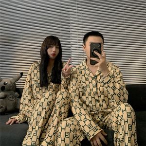 İki Parçalı Pantolon Sonbahar Kış Pamuk Eşleşen Çift Pijama Erkekler Placowes Kadın Tasarımcı Homewear Yatak Odası Beyaz Mektup Pijama Ev Giyim Çift