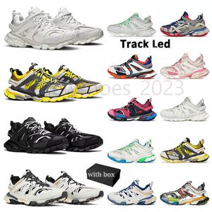 Hommes Femmes Track 3 3.0 Tess LED Light Up Blanc Chaussures en cuir Gomma noir éclairé Plate-forme imprimée en nylon Gris Beige Chaussures habillées rouges taille 36-45