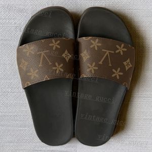 Mule Waterfront Terlik Erkekleri Kadın Terlik Sandalet Tasarımcı Sandals Ayakkabı Kadın Terlik Yaz Geniş Düz Sligansal Kalın Moda Kauçuk Terlik Erkekler Flip Flops 35-47