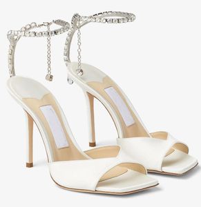 2024 Yeni Mükemmel Yaz Saeda Sandals Ayakkabı Kadın Kristal Zincir Stiletto Topuk Gösterdi Açık Ayak Parti Düğün Gelin Seksi Pompalar Kadın Yüksek Topuklu Ayakkabı Eu35-43 Ayakkabı Kutusu