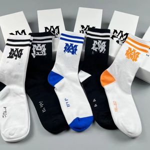 A01 2023 Tasarımcı Parçaları Lüks Ams Kış Moda Amirly Noel Çorap AM2 Süper Kaliteli Yün Çift Amiriliness Socks Box Fs 5 Çiftlik Pamuklu Kutu