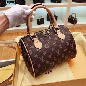 Tasarımcılar Kadın Hızlı Yastık Omuz Çantaları Messenger Seyahat Çantası Klasik Stil Moda Çiçekler Lady Toates Lüks Çantalar SAC M403327K