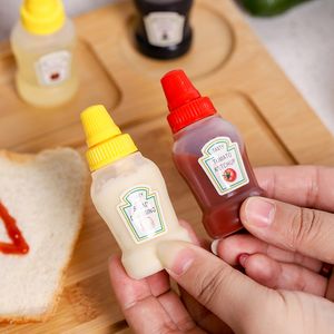 4pcs/Set Plastic Sauce Squeeze Bottle Mini Seasoning Box Salad Dressing Containers Tools for Outdoor Camping BBQ Accessory
