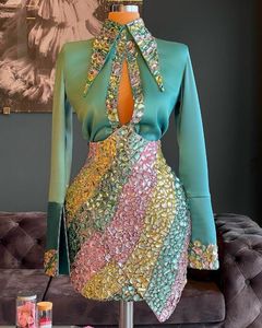 Yeşil ışıltılı kısa balo kadınlar için ev elbiseleri uzun kollu etek yüksek boyun kristal gece elbisesi vestidos de fiesta