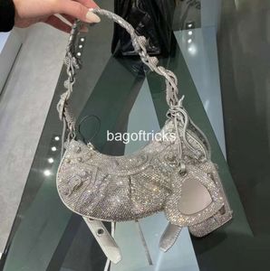 Fashions Le Cagole Rhinestones Omuz Çantaları Crossbody Motosiklet Yarım Ay Yemeği Pochette Kadınlar Erkekler Lüks Su Çantaları Çanta Kavrama Debriyaj Çantası Hobo