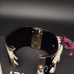 Ch Bangle Love Bangl подходит для запястья женщины 15-17 см. Дизайнерский браслет. Официальные детали реплики соответствуют Gen Mosi.