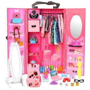 Bebek Ev Aksesuarları Dollhouse Mobilya Dolap Plastik Taşınabilir Dolap Giysiler ve DIY Doğum Günü Noel Hediyesi 231207