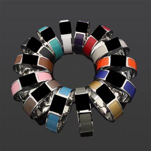 2023 brandneues 18 mm breites silbernes Manschettenarmband, europäisches Mode-Paar-Designer-Armband für Männer und Frauen, hochwertige Armbänder aus Edelstahl, Schmuck