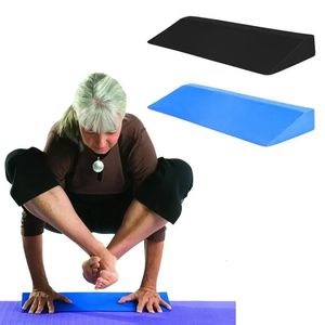 Коврики для йоги 1 шт. 19,7-дюймовые клиновые блоки для йоги Легкий клин для йоги Стрейч-наклонная доска Поддержка запястья нижней части спины для упражнений в тренажерном зале Фитнес 231208